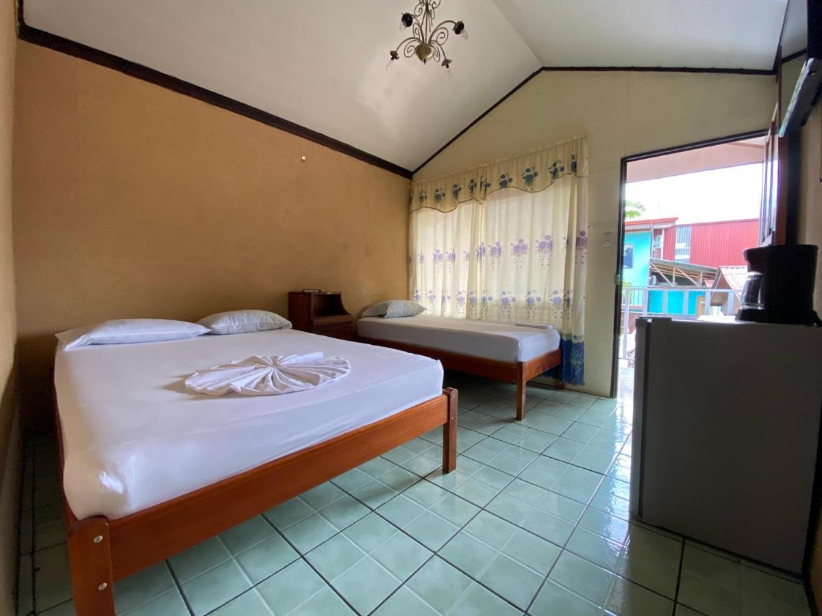 Cabinas Palmas Del Sol Frühstückspension La Fortuna