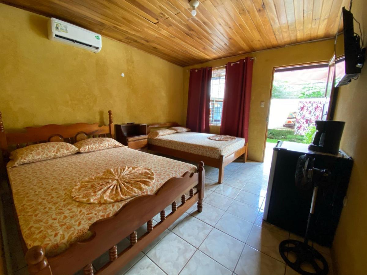 Cabinas Palmas Del Sol Frühstückspension *